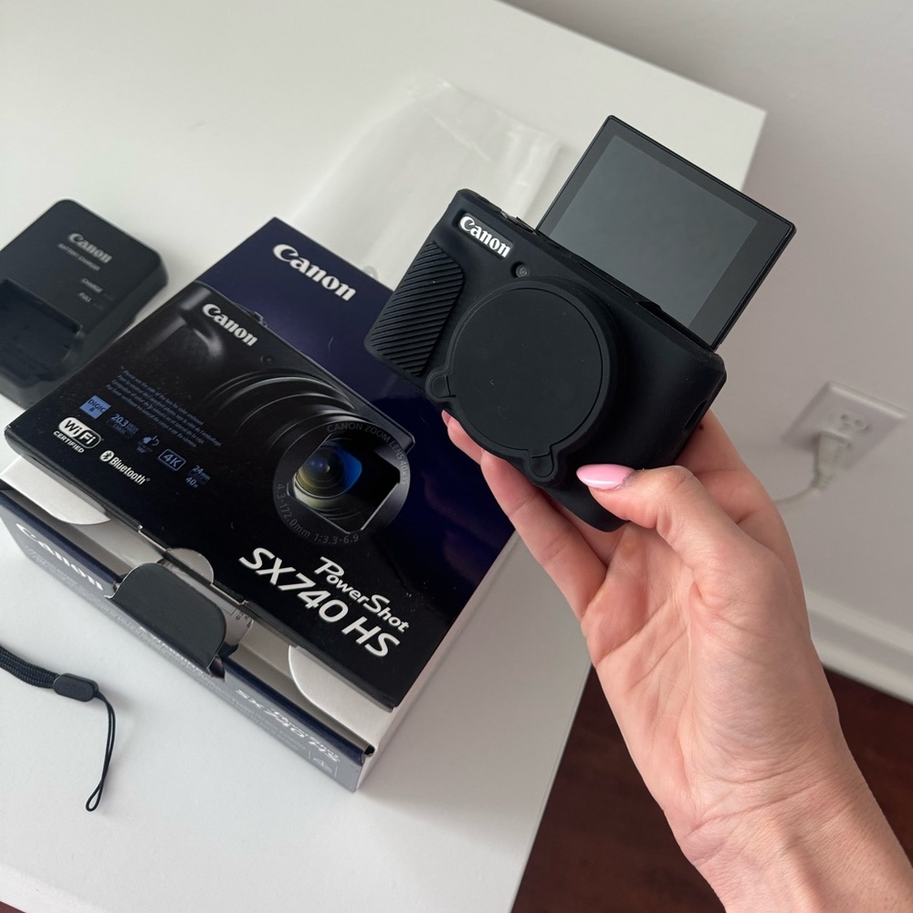 SOLD!!!! canon powershot sx740 HS digital camera